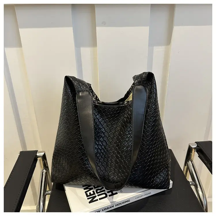 Black High-End Shoulder Bag for Women Large Capacity — feature 22