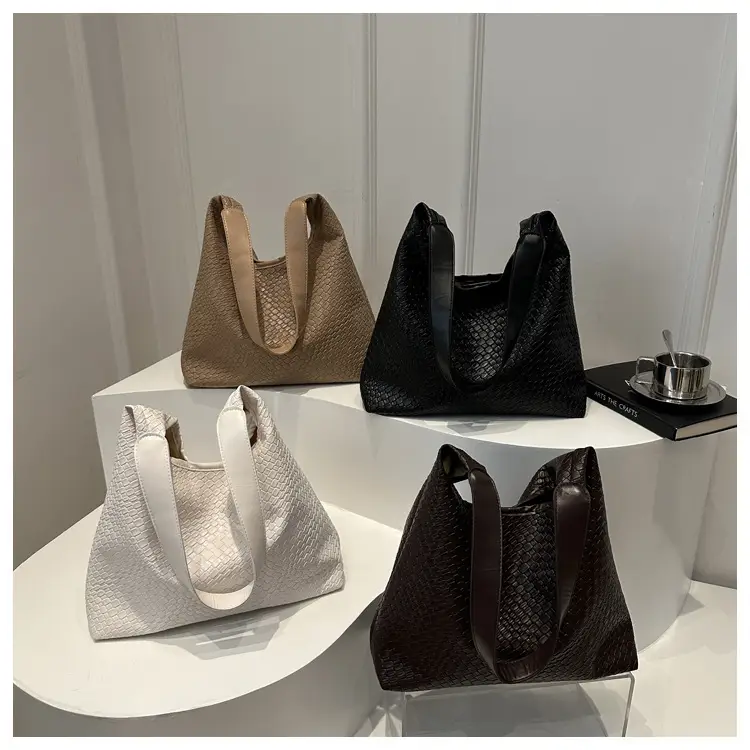 Black High-End Shoulder Bag for Women Large Capacity — feature 23