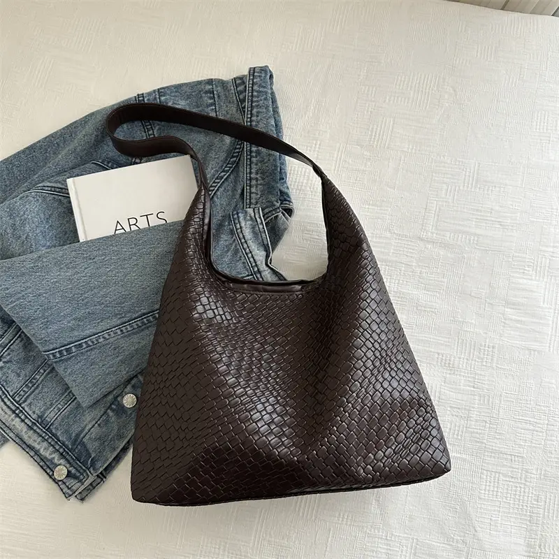 Black High-End Shoulder Bag for Women Large Capacity - Image 2