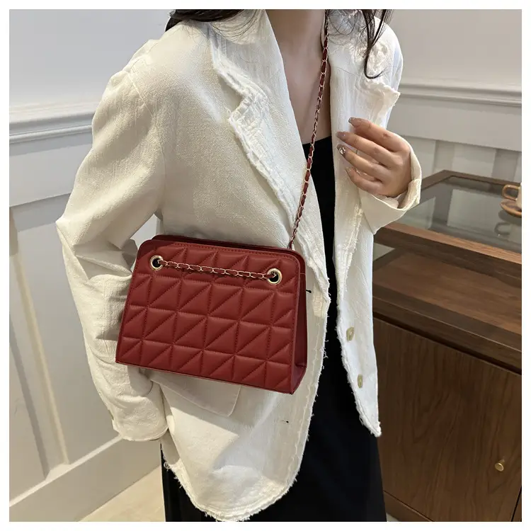 Small Square Rhombic Chain Crossbody Bag Beige 2024 - Image 7
