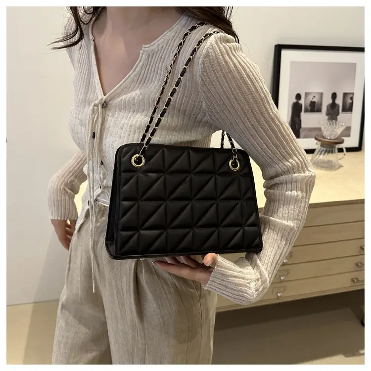 Small Square Rhombic Chain Crossbody Bag Beige 2024 — feature 22