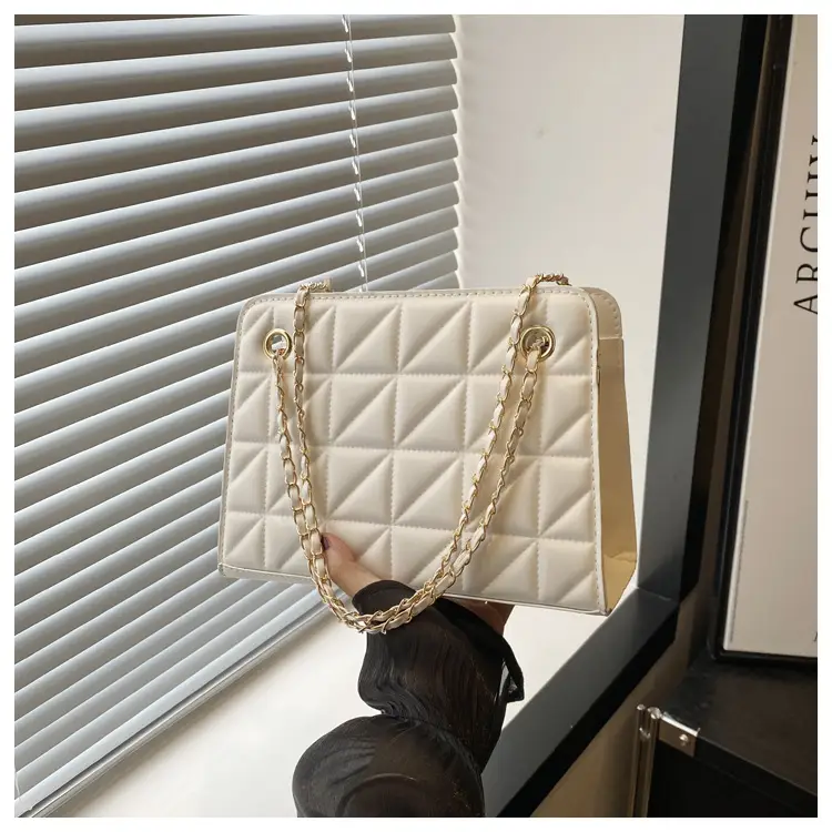 Small Square Rhombic Chain Crossbody Bag Beige 2024 — feature 29