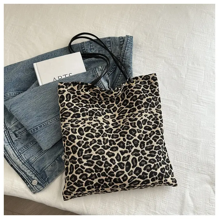 Large Capacity Leopard Print Shoulder Bag for Women — feature 16