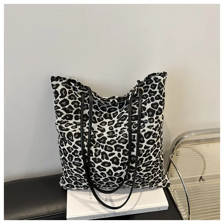 Large Capacity Leopard Print Shoulder Bag for Women — feature 19