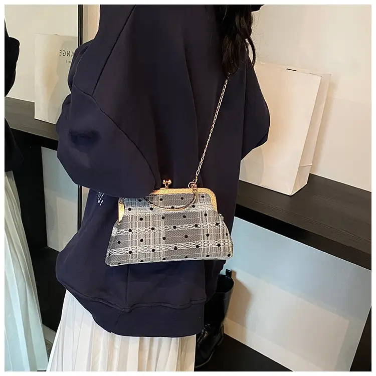 Women's Lace Plaid Shell Crossbody Bag 2024 — feature 9