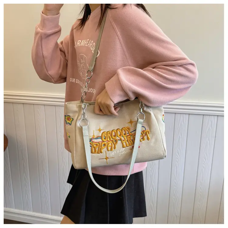 Black Graphic Canvas Shoulder Bag for Women 2024 — feature 10