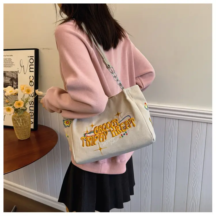 Black Graphic Canvas Shoulder Bag for Women 2024 — feature 11