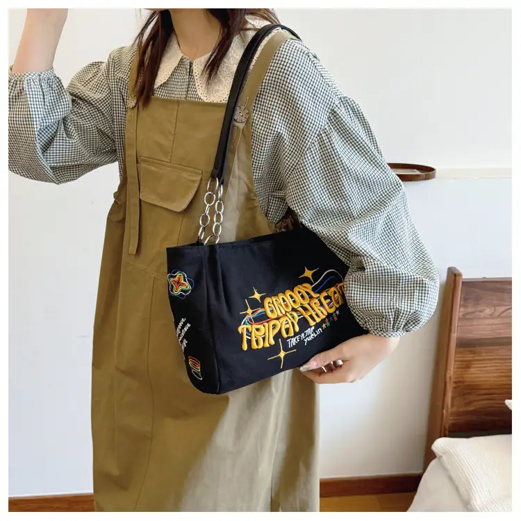 Black Graphic Canvas Shoulder Bag for Women 2024 — feature 15
