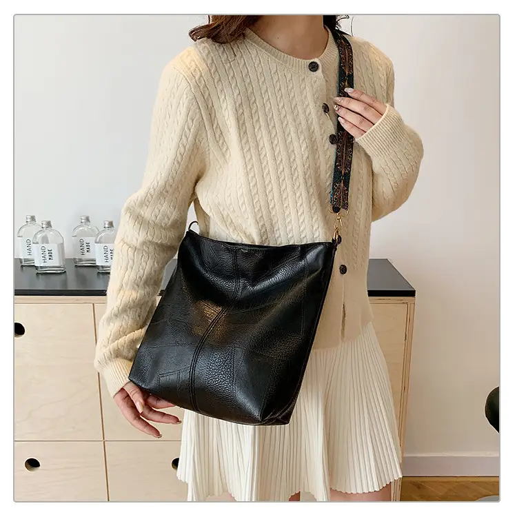 Retro Brown Leather Shoulder Bag with Wide Strap — feature 15