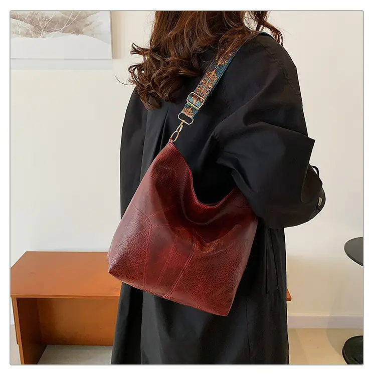 Retro Brown Leather Shoulder Bag with Wide Strap — feature 16