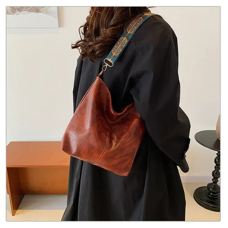 Retro Brown Leather Shoulder Bag with Wide Strap — feature 18