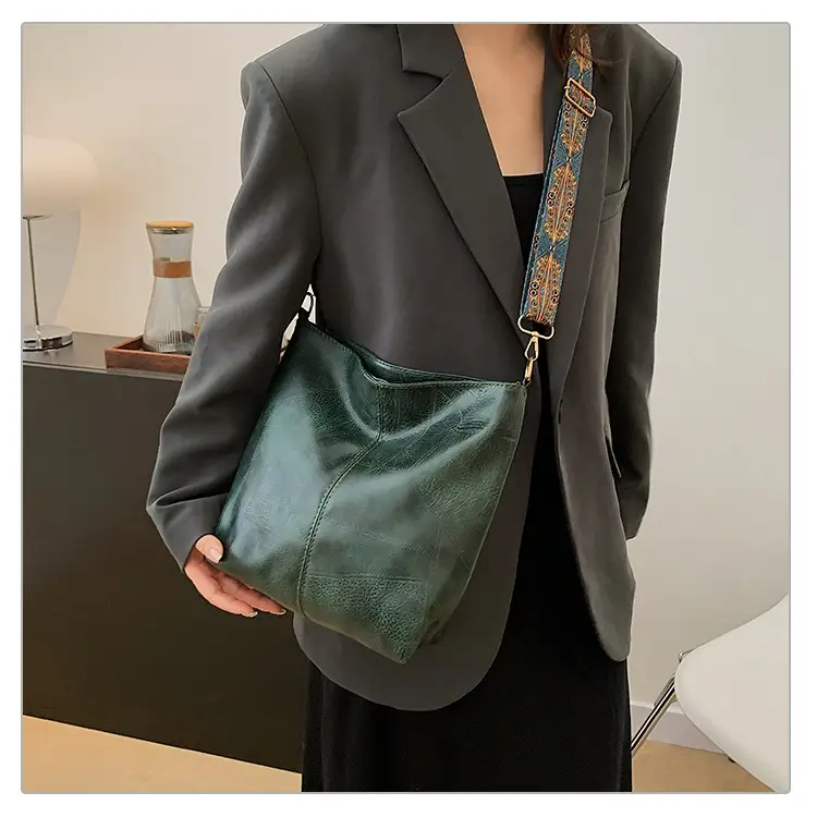 Retro Brown Leather Shoulder Bag with Wide Strap — feature 20