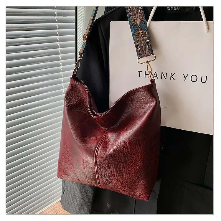 Retro Brown Leather Shoulder Bag with Wide Strap — feature 38