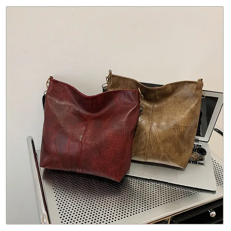 Retro Brown Leather Shoulder Bag with Wide Strap — feature 40