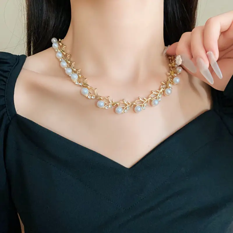 Gold Pearl Clavicle Necklace for Women — feature 16