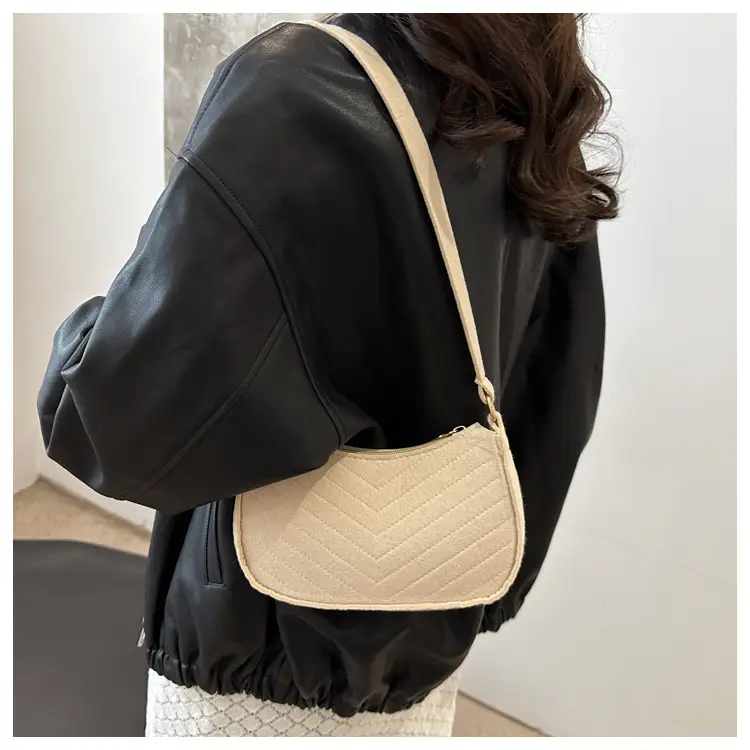 Rhomboid Shoulder Bag Grey Gold Pom Pom — feature 14