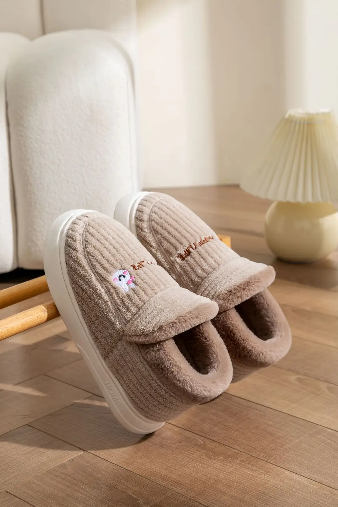 2024 Winter Closed-Back Cotton Slippers for Women and Couples, Indoor Warm Non-Slip Shoes for Men, Thickened and Warm - Image 2