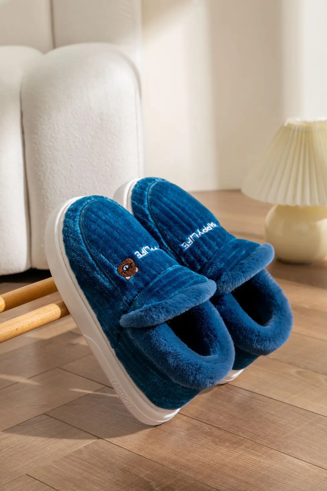 2024 Winter Closed-Back Cotton Slippers for Women and Couples, Indoor Warm Non-Slip Shoes for Men, Thickened and Warm - Image 4
