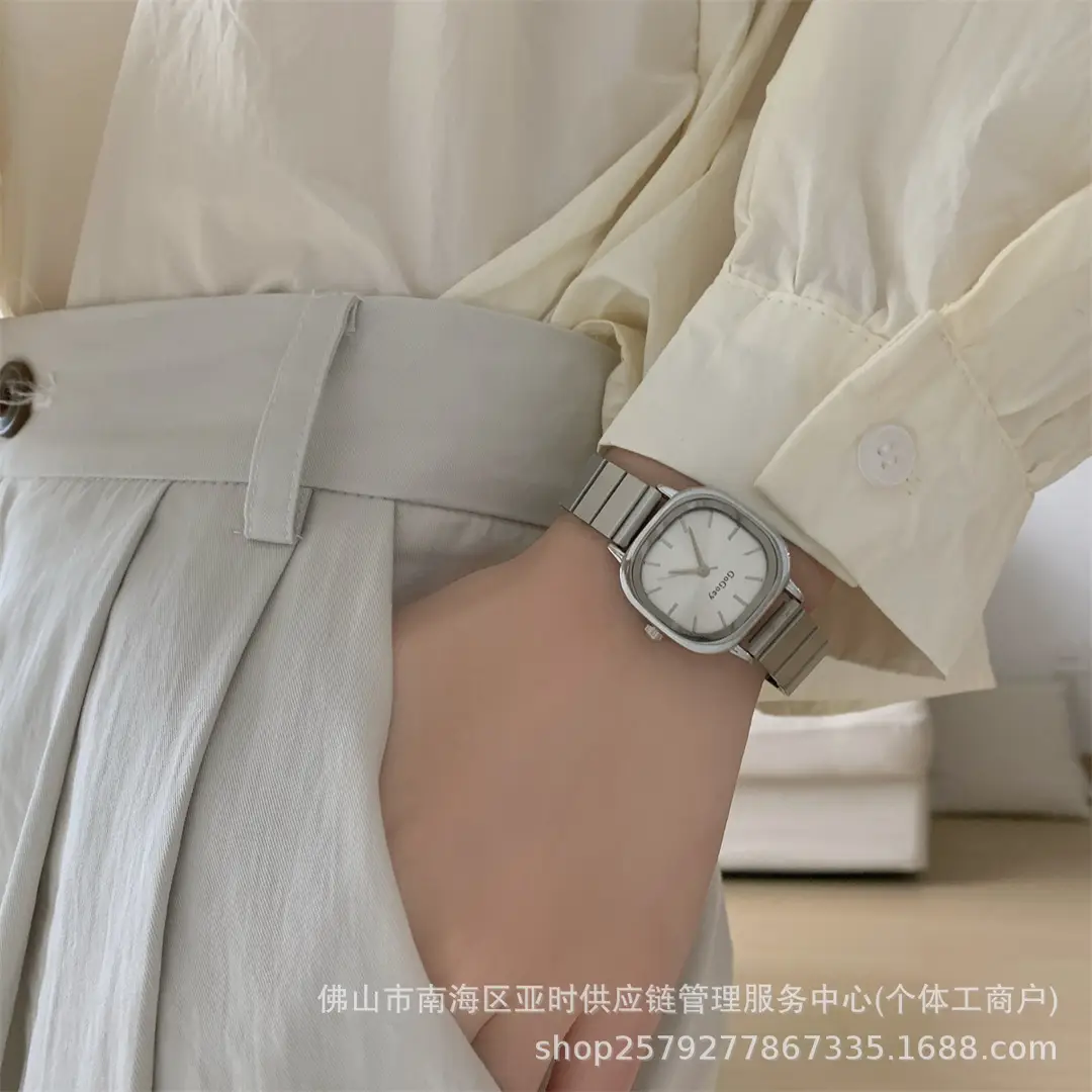Cross-border hot chain watch female students simple temperament casual folding buckle female watch quartz watch manufacturers wholesale — feature 17