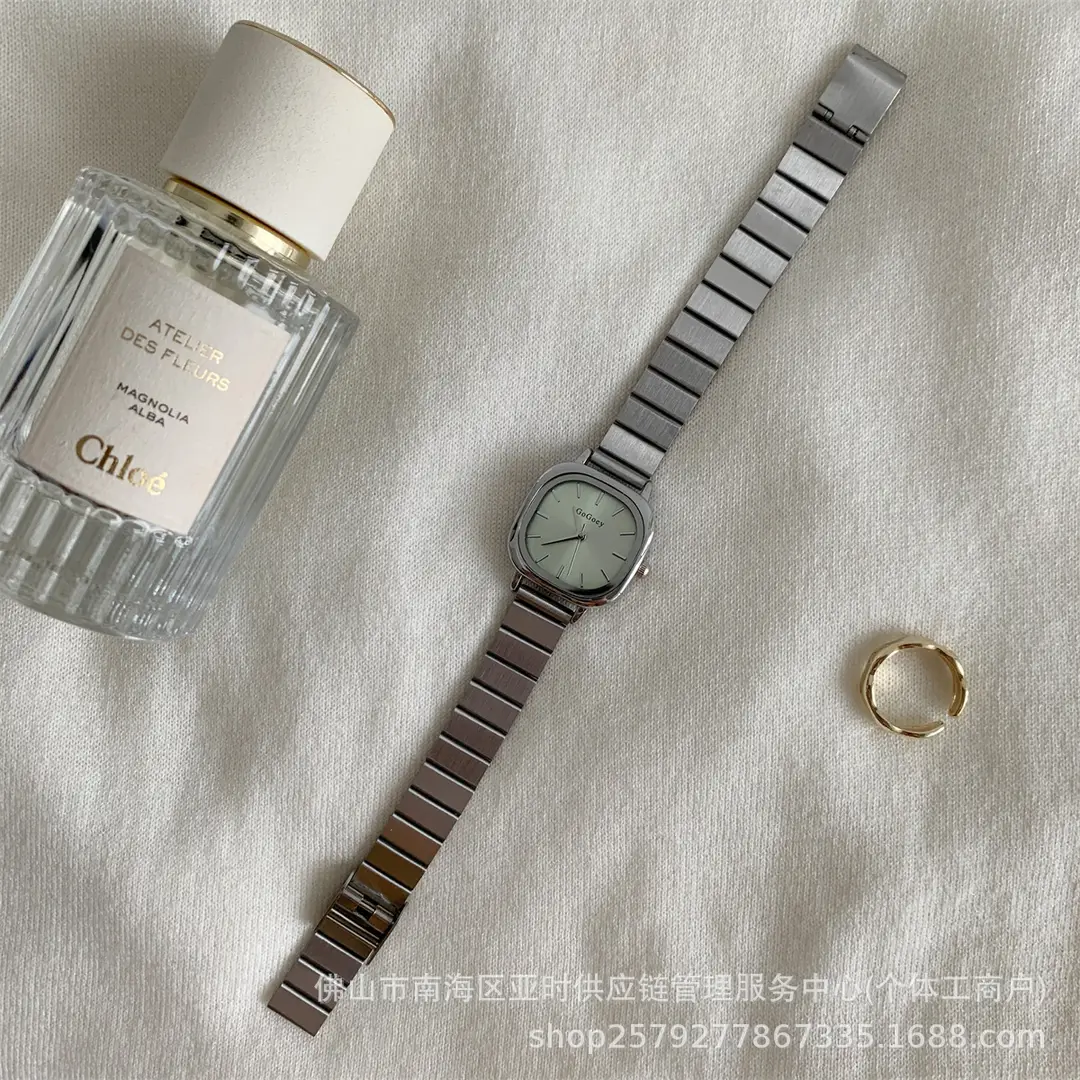 Cross-border hot chain watch female students simple temperament casual folding buckle female watch quartz watch manufacturers wholesale — feature 2