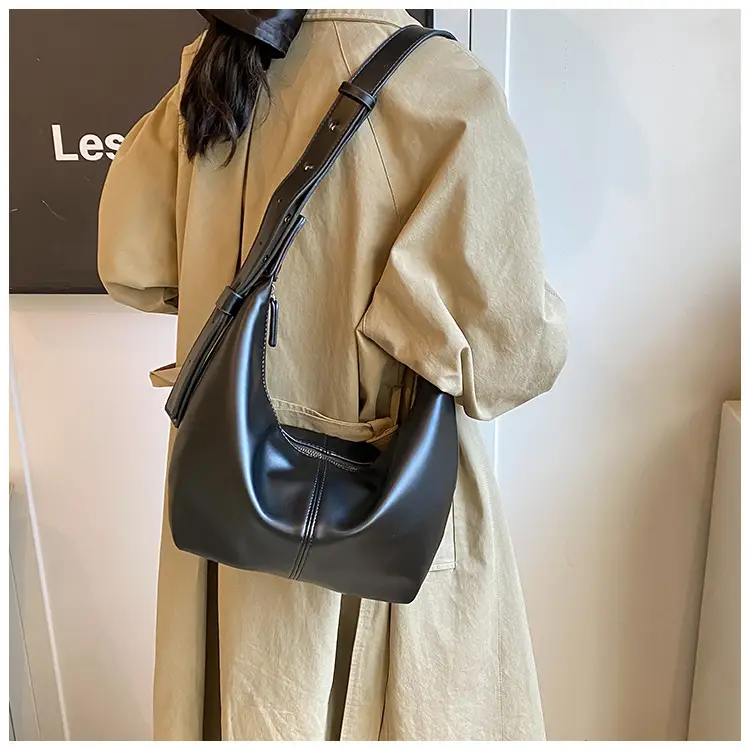 Korean Style Lazy Style Shoulder Bag Large Capacity Tan — feature 21