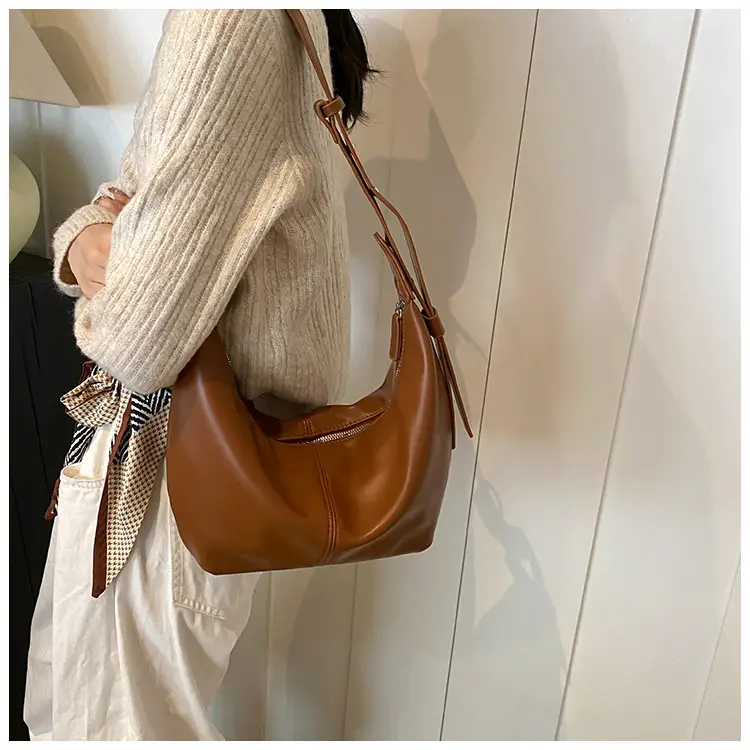 Korean Style Lazy Style Shoulder Bag Large Capacity Tan — feature 32