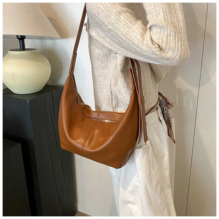 Korean Style Lazy Style Shoulder Bag Large Capacity Tan — feature 34