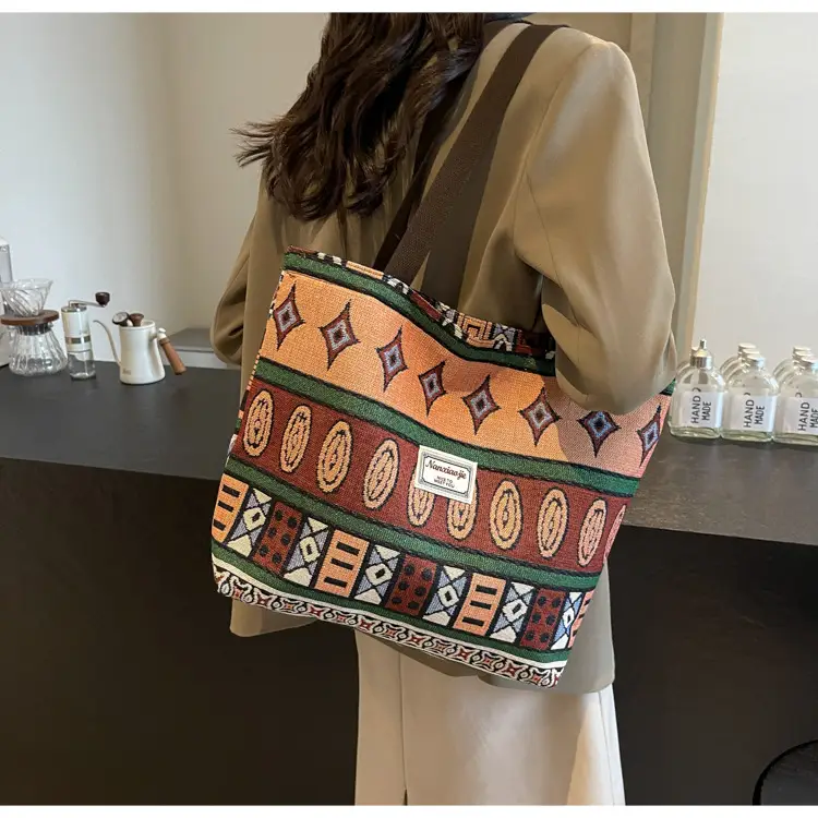 Women Retro Patterned Canvas Shoulder Crossbody Bag 2024 — feature 24