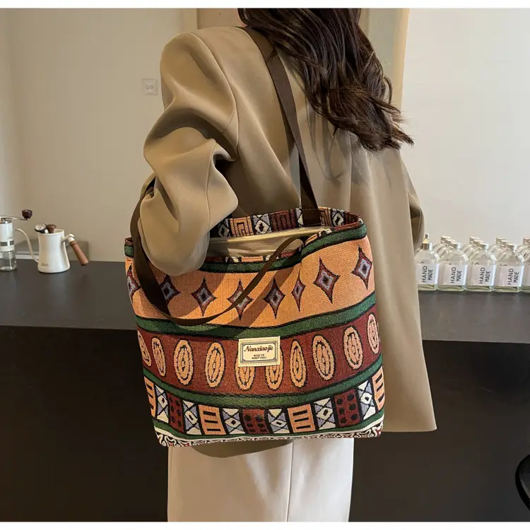 Women Retro Patterned Canvas Shoulder Crossbody Bag 2024 — feature 26