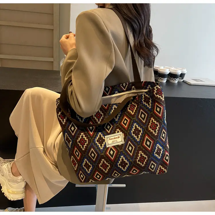 Women Retro Patterned Canvas Shoulder Crossbody Bag 2024 — feature 30