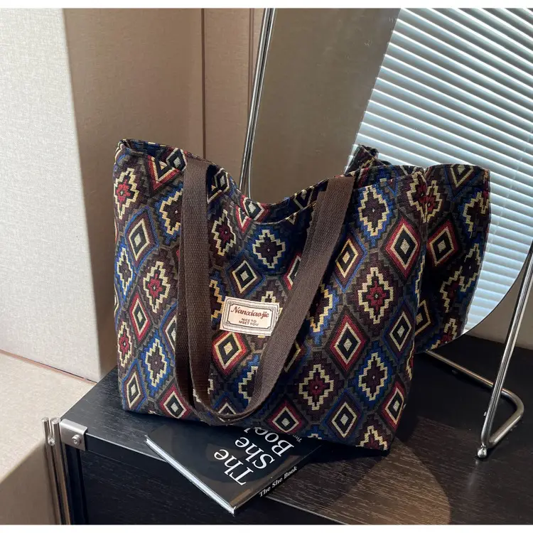 Women Retro Patterned Canvas Shoulder Crossbody Bag 2024 — feature 39