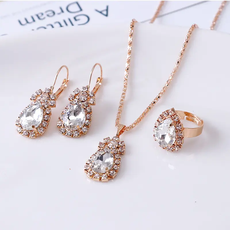 Heart Shaped 3-Piece Jewelry Set with Diamonds - Image 10