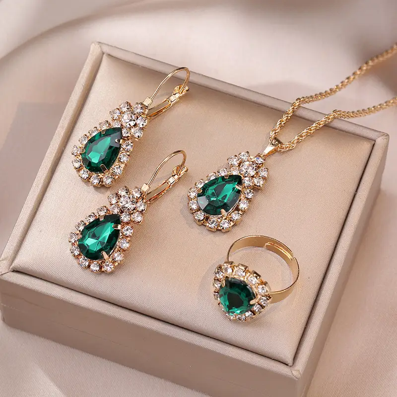 Heart Shaped 3-Piece Jewelry Set with Diamonds - Image 12