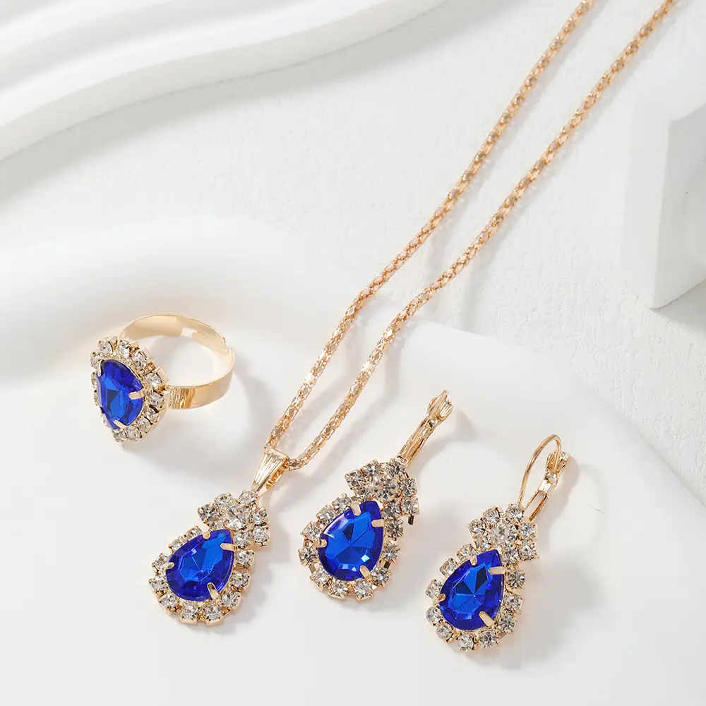 Heart Shaped 3-Piece Jewelry Set with Diamonds - Image 9