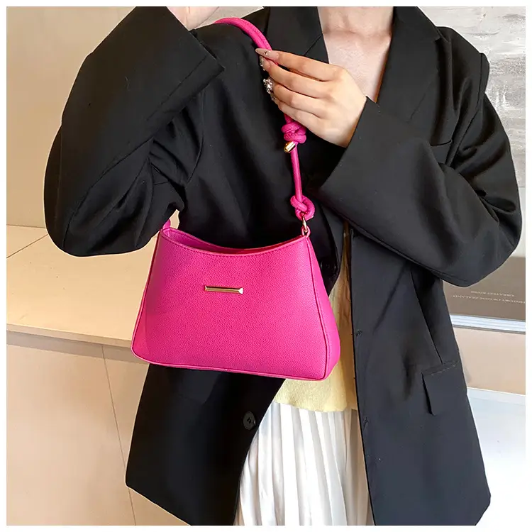 Black High-End Shoulder Bag for Women 2024 — feature 11