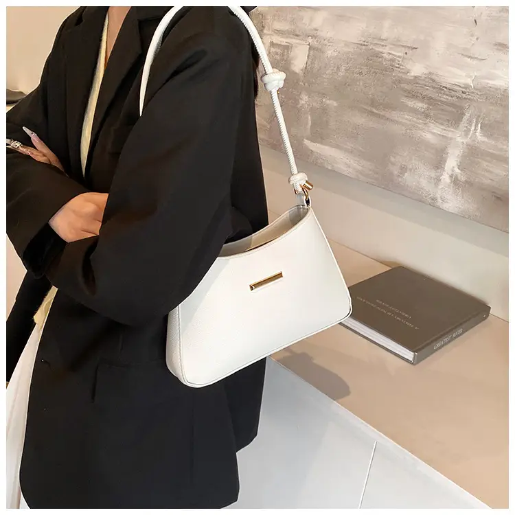 Black High-End Shoulder Bag for Women 2024 — feature 12
