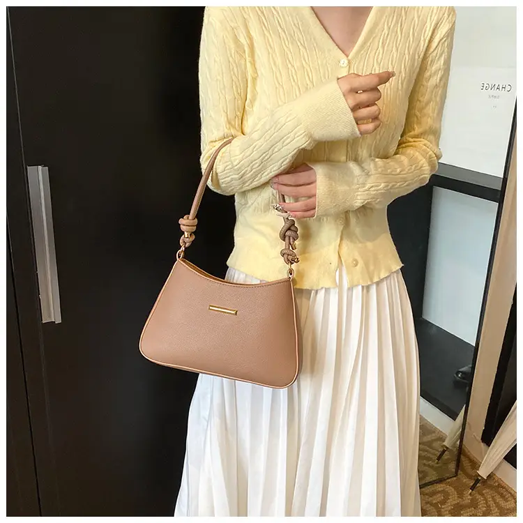 Black High-End Shoulder Bag for Women 2024 — feature 18