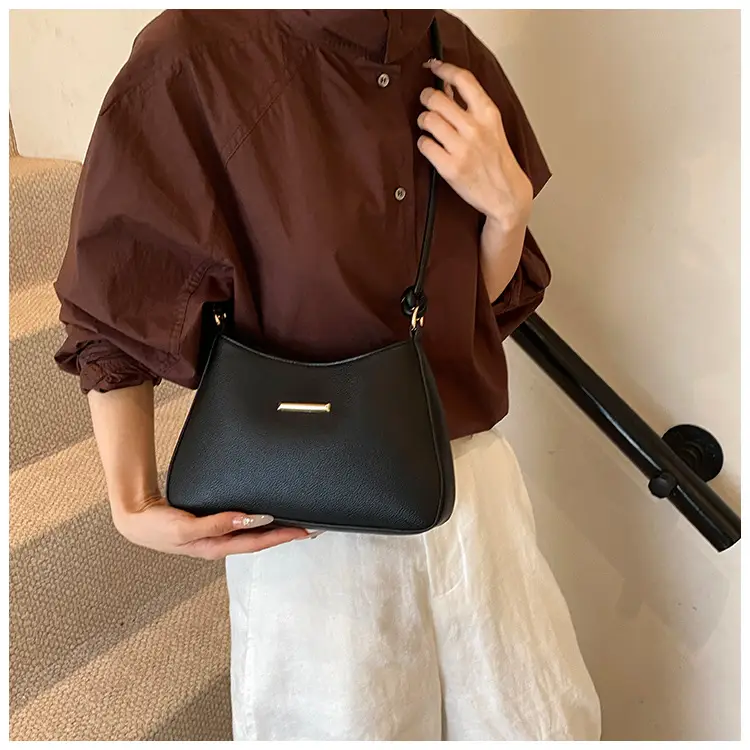 Black High-End Shoulder Bag for Women 2024 — feature 21