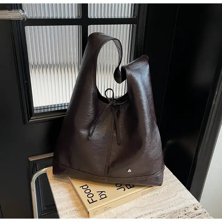 Large Capacity Women's Tote Bag Brown Leather 2024 — feature 30