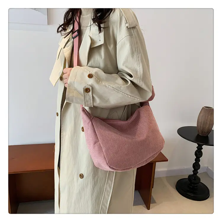 Pink Knitted Shoulder Bag Large Capacity Korean Style — feature 12