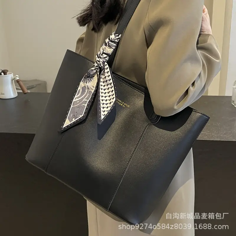 Vintage Style Large Shoulder Bag for Women 2026 - Image 8