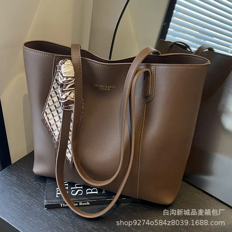 Vintage Style Large Shoulder Bag for Women 2026 - Image 9