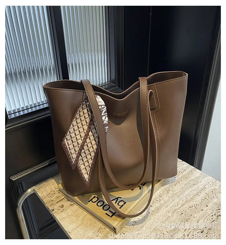 Vintage Style Large Shoulder Bag for Women 2026 — feature 1