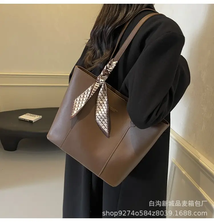 Vintage Style Large Shoulder Bag for Women 2026 — feature 16