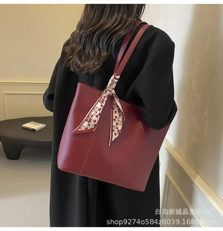 Vintage Style Large Shoulder Bag for Women 2026 — feature 17