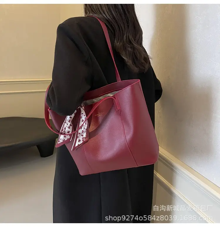 Vintage Style Large Shoulder Bag for Women 2026 — feature 19