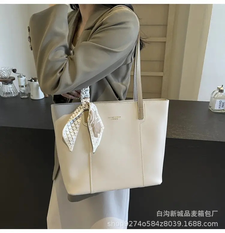 Vintage Style Large Shoulder Bag for Women 2026 — feature 24