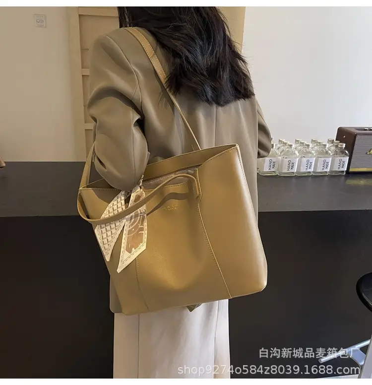 Vintage Style Large Shoulder Bag for Women 2026 — feature 30