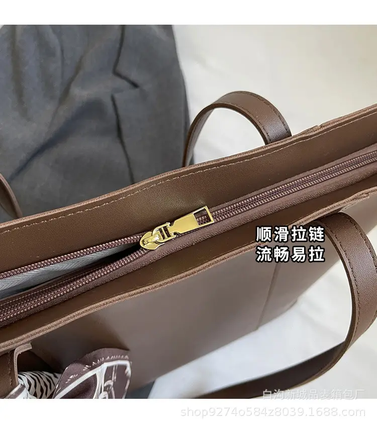 Vintage Style Large Shoulder Bag for Women 2026 — feature 4