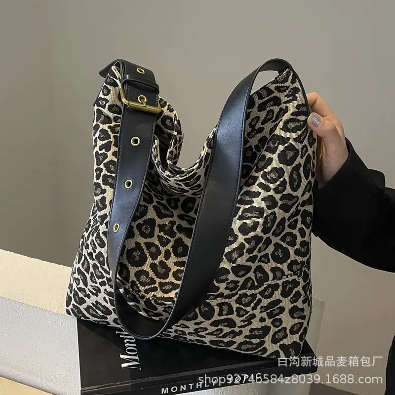 Leopard Print Large Canvas Shoulder Bag for Women - Image 4